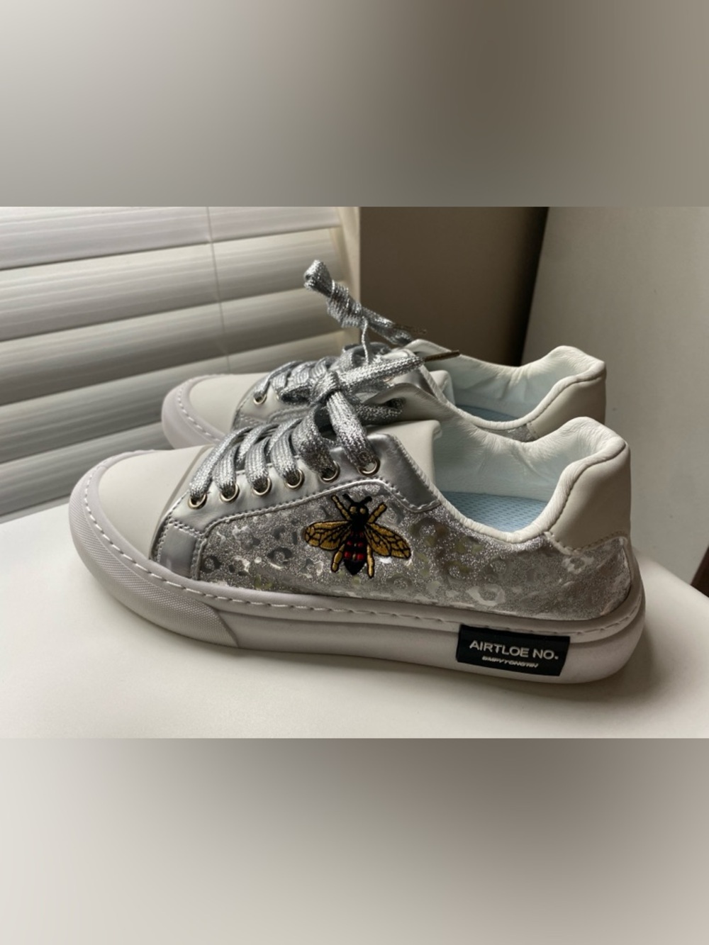 Silver White Low Top Bee Sneakers Fashion Luxury Skateboard Hip Hop Superstar #9